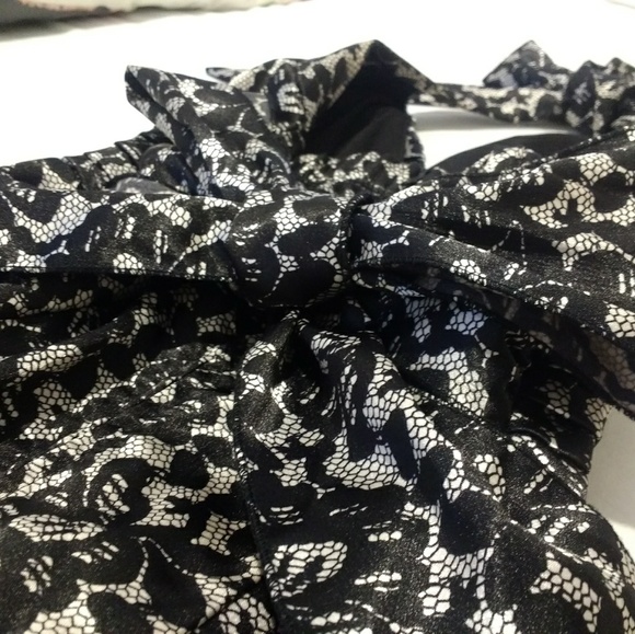 Ruby Rox mini dress with back bow - Picture 2 of 4